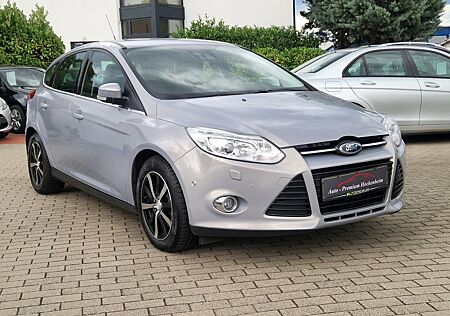 Ford Focus Lim. Titanium/EURO 5/NAVI/Bi-Xenon/PDC.VO.