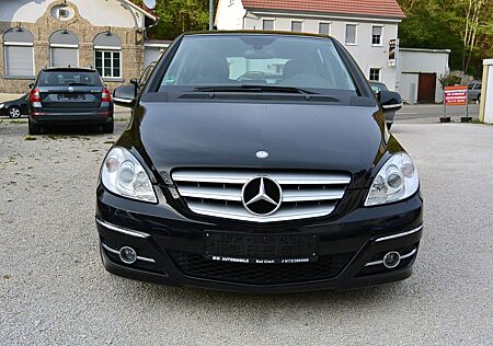 Mercedes-Benz B 200 Benzin*wenig km*100 kw*Sport paket*