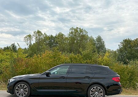 BMW 520d Touring A - AHK/NAV/Sport Line