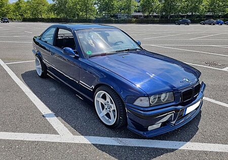 BMW 325i E36 | Sperrdifferential | Klima | Schiebeda