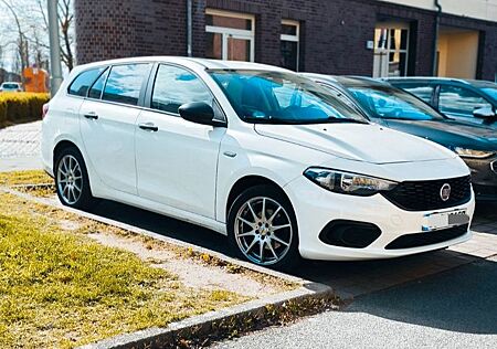 Fiat Tipo 1.4 16V *Wenig KM**TÜV**Scheckheft*