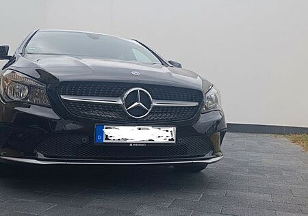 Mercedes-Benz CLA 220 Shooting Brake CLA 220 d DCT Urban S...