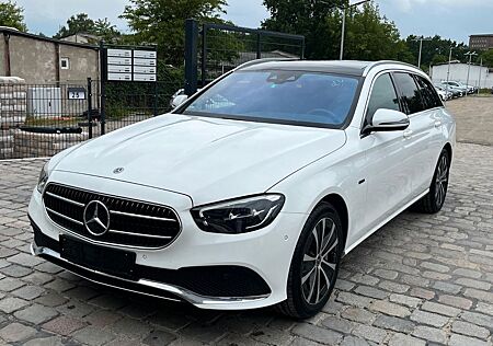 Mercedes-Benz E 300 de T-Modell Pano/ Burmester/ Memory/ AHK