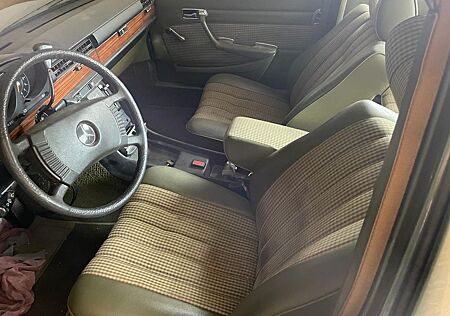 Mercedes-Benz 280 SE