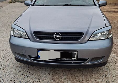 Opel Astra Coupé 2.2 16V -