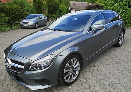Mercedes-Benz CLA 220 Shooting Brake CLS 220 Shooting Brake+Vollleder+LED+NAVI+Schieb