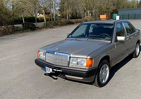 Mercedes-Benz 190 190E - Wertgutachten 2+ Baby Benz TOP