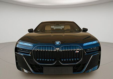 BMW M760 7 e xDrive