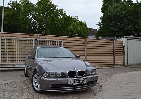 BMW 520i Lifestyle*1.HAND*XENON*LEDER*S.DACH*SHZ*