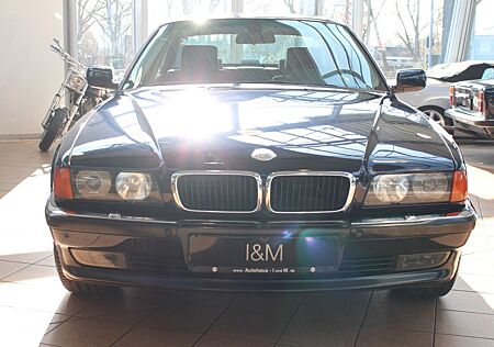 BMW 735i Autom+EFH+SHZ+Vollleder+