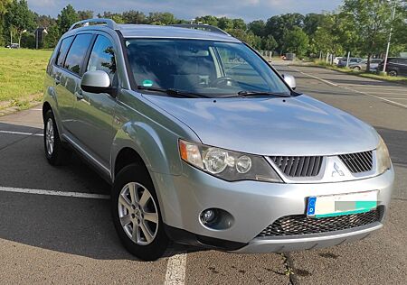 Mitsubishi Outlander 2.0 DI-D Inform Inform