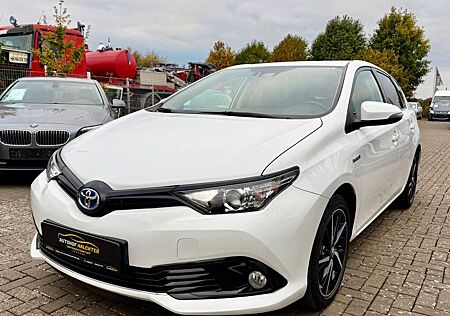 Toyota Auris Hybrid Team D SHZ Kam Media 8fach bereift