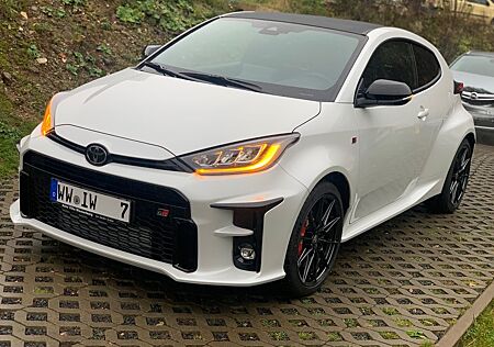 Toyota Yaris GR " Performers Paket " Sport nur 700 km