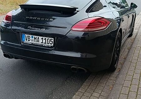Porsche Panamera 4S S