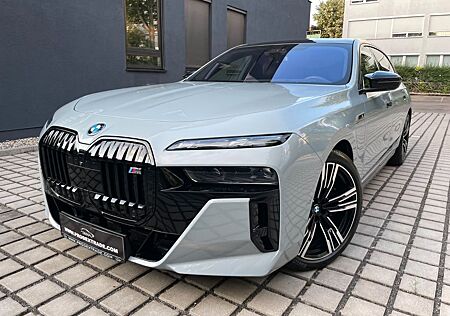 BMW M760e xDrive Full Options INDIVIDUAL*IN STOCK*