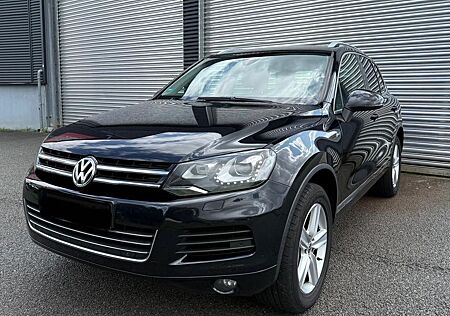 VW Touareg Volkswagen 3.0 V6 TDI R-Line Vollausstattung AHK