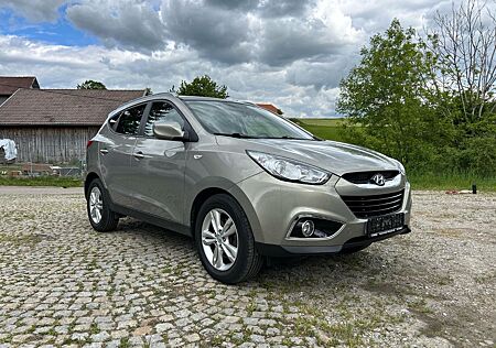 Hyundai ix35 2.0 4WD 163PS AHK TÜV/SERVICE-NEU 8fach