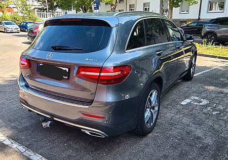 Mercedes-Benz GLC 250 d 4MATIC AMG Line Coupé Autom. AMG Line