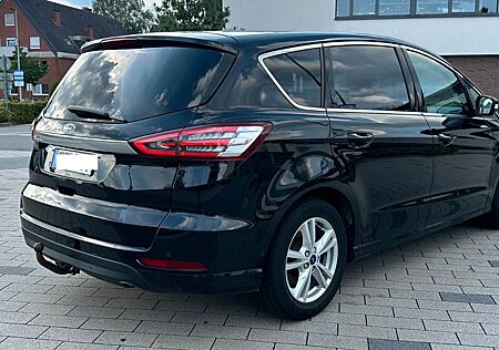 Ford S-Max 2,0 TDCi 110kW Titanium PowerShift Tit...