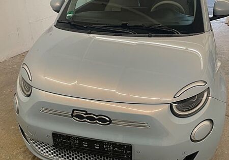 Fiat 500E La Prima Cabrio 42 kWh La Prima 1. Hand