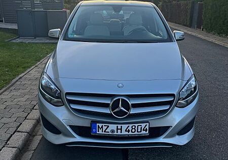 Mercedes-Benz B 160 - Scheckheftgepflegt / TÜV 08/27