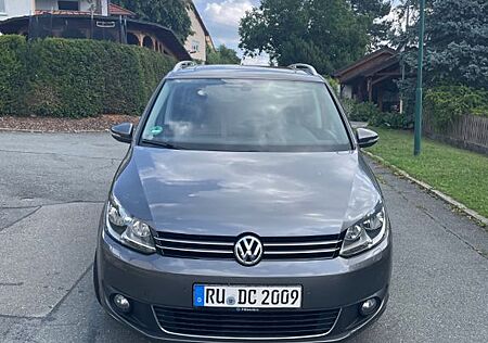 VW Touran Volkswagen 1.6 TDI LIFE, 7-Sitze-Panoramadach-Navi