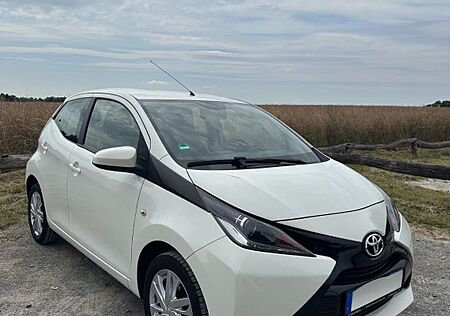 Toyota Aygo (X) Aygo (X) 1,0-l-VVT-i x-play touch