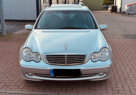 Mercedes-Benz C 240 C -Klasse Lim Avantgarde Automatik 2.Hand