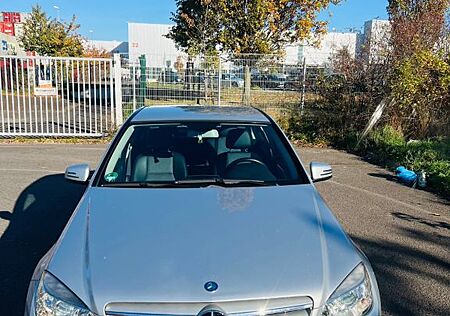 Mercedes-Benz C 180 CGI BlueEFFICIENCY ELEGANCE Autom. ELE...