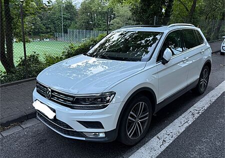 VW Tiguan Volkswagen Highline Pano * 360Kamera* Massage