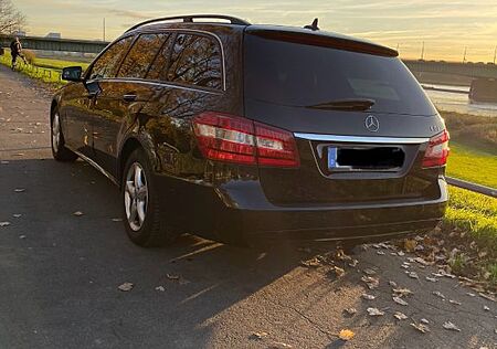 Mercedes-Benz E 200 CDI T BlueEFFICIENCY - 7 Sitzer Kombi