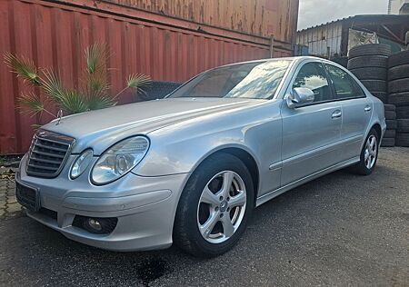 Mercedes-Benz 200 .220 Limousine AC Xenon