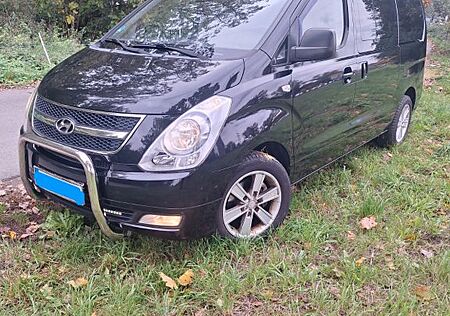 Hyundai H-1 Starex