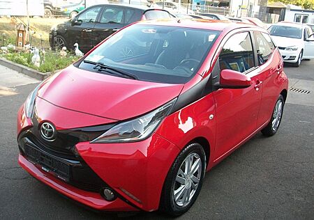 Toyota Aygo (X) -play touch*Automatik*Klima*R-Cam*Euro6*