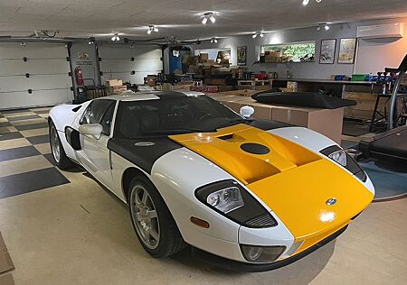Ford GT - -