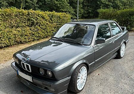 BMW 325i