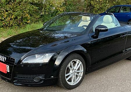 Audi TT Roadster 3.2 S tronic quattro -