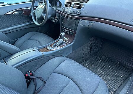Mercedes-Benz E 220 gebraucht kaufen Mercedes-Benz E 220 CDI T Autom.,Klima,PDC,AHK