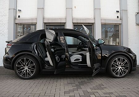 Porsche Macan 4 ACC-LUFTF.-PANO-BOSE-22"RS-LEDER KREIDE