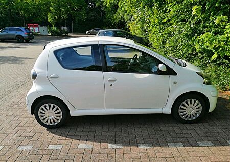 Toyota Aygo (X) Aygo (X) 1,0-l-VVT-i -