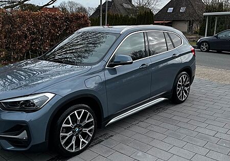 BMW X1 xDrive25e xLine Hybrid 162 KW Panoramadach