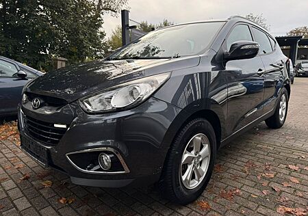 Hyundai ix35 STYLE 2WD 2.0l KLIMA KEY-FREE AHK WENIG KM