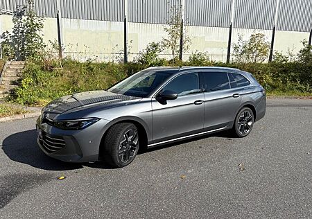 VW Passat Volkswagen 2.0 TDI SCR DSG Elegance Elegance