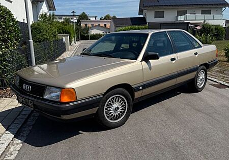 Audi 100