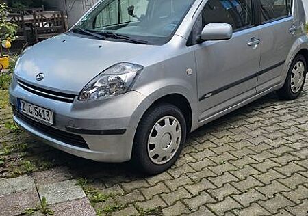 Daihatsu Sirion 1.0 -