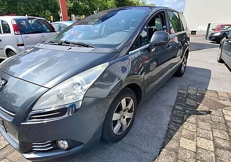 Peugeot 5008 Active 1.6 HDi*Klima*7 Sitze*2.Hand*
