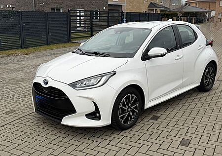 Toyota Yaris 1.5-l-VVT-i Hybrid CVT Team Deutschland