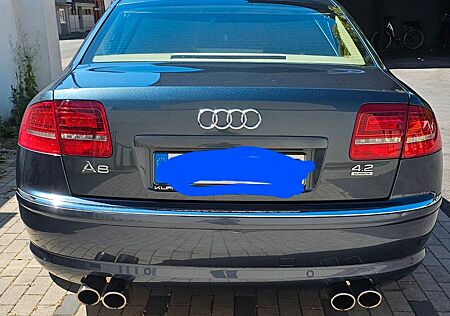 Audi A8 4.2 tiptronic quattro -