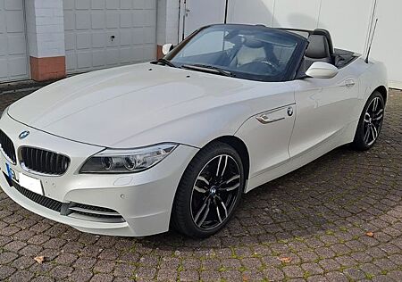 BMW Z4 Cabrio sDrive 1,8i LED PDC SHZ port.Navi Tüv