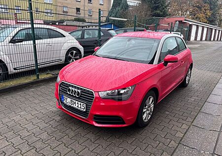 Audi A1 attraction 1 hand tüv neu